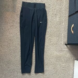 Women’s Nike athletic pants size small dry fit taper ankle never worn no tags